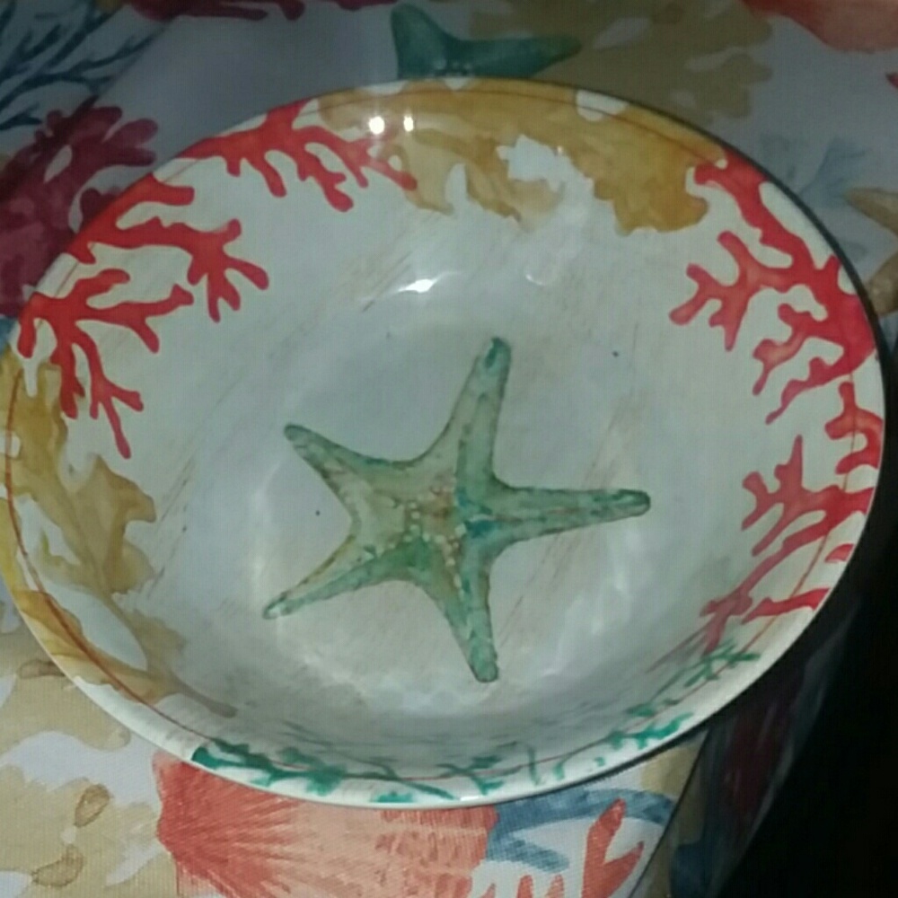 Plastic bowl